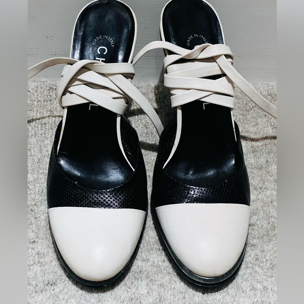 CHANEL heels with a leather ankle ties size 38.5